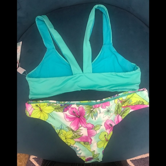SABZ Peruvian Jade Reversible Bikini - Picture 2 of 2